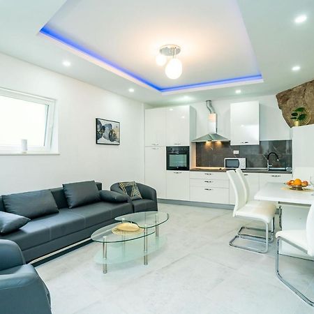 Hidden Gem Apartment モルナット エクステリア 写真